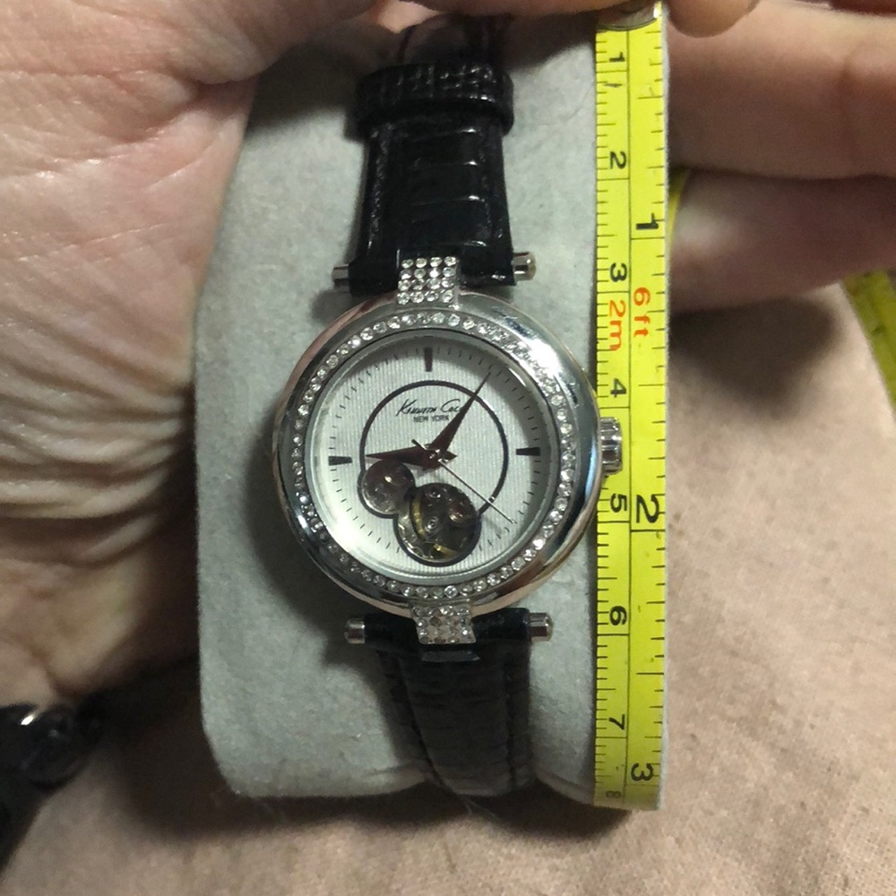 Kenneth Cole watch - Picture 4 of 4